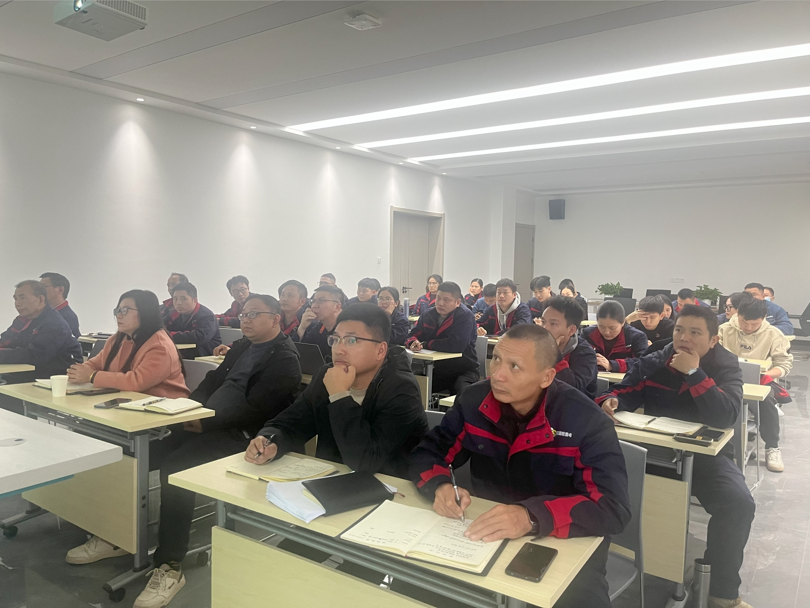 1700010536.png 微信截图_20231114144402.png